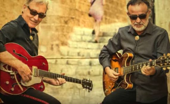 צפו: המחווה של בנאי וסחרוף לאהובה עוזרי