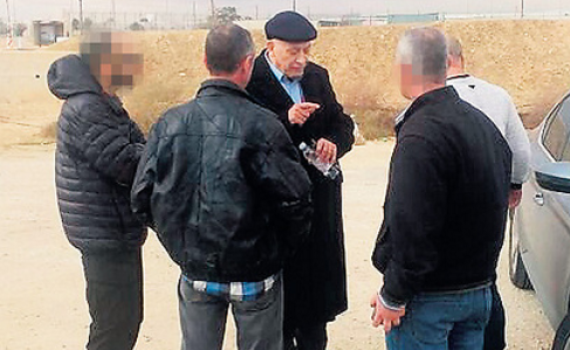 שקית ופתקים במעיל: כך נתפס ח"כ באסל גטאס