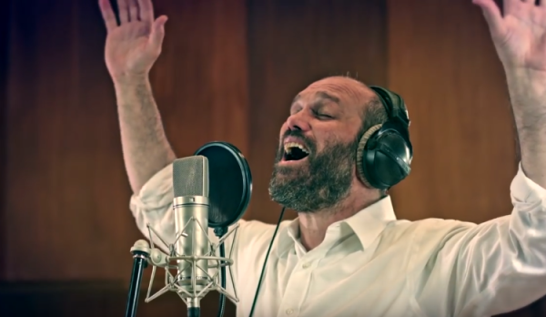 עכשיו הוא עף: יונתן רזאל כפי שמעולם לא שמעתם