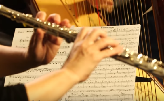 שירי חנוכה במייקאובר מוזיקלי