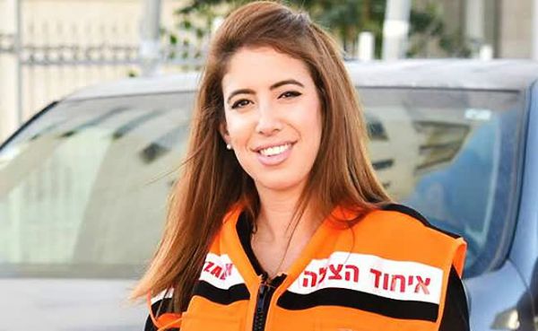 ריגשה את הרשת: מצילה חיים למרות המגבלה הקשה