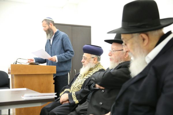 "צר לנו שהרבנים החרד"לים נותנים גב לרב יוסף"