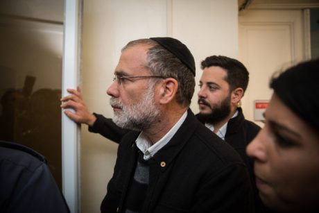 הר"מ החשוד באונס תלמידתו יישאר במעצר