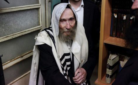 התפללו לרפואתו: הרב שטיינמן פונה לבית החולים