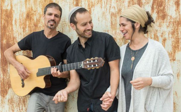 הופעה בגולה: להקת עלמא