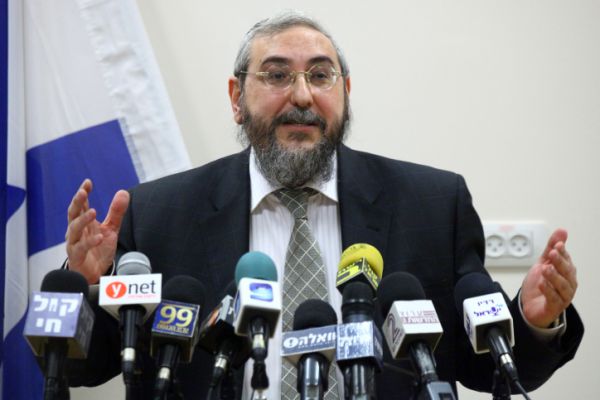 הרב אמסלם ל'סרוגים': "אלעזר שטרן צודק"