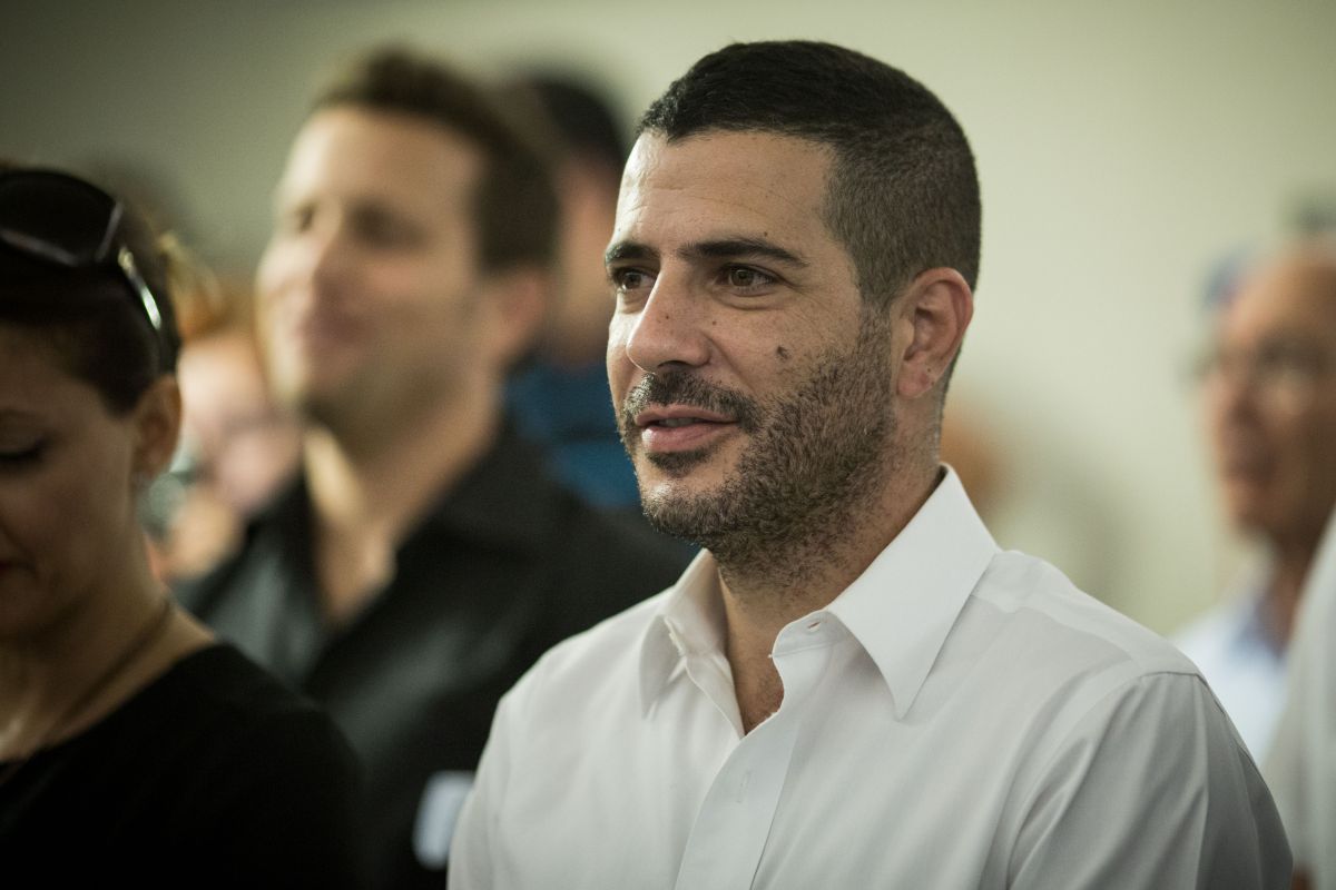 צפירת הרגעה: שרון גל נראה היום בתל אביב