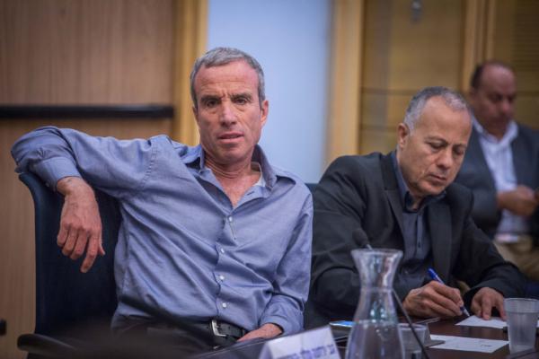 אחרי הרב טאו, רבנים חרדים במתקפה נגד שטרן