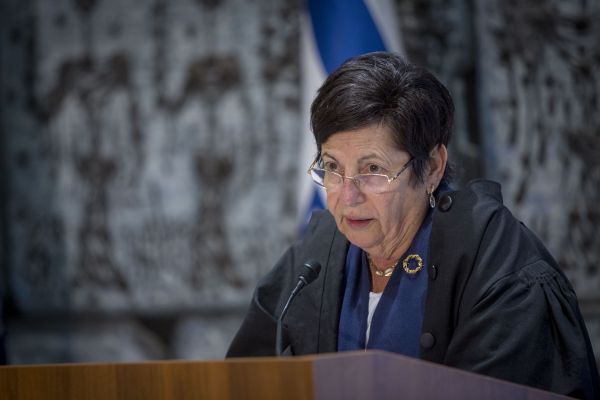 בג"צ ממשיך להתעלל בתושבי עמונה