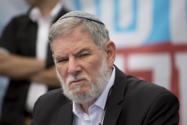 הרב אבי גיסר בביקורת נוקבת נגד תושבי עמונה