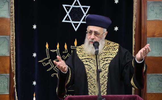 מתקפה חריפה: הרב יצחק יוסף מעולם לא נבחן