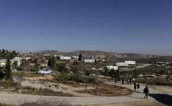 הרב אבינר: עמונה- שרשרת מושחתת של גנבים