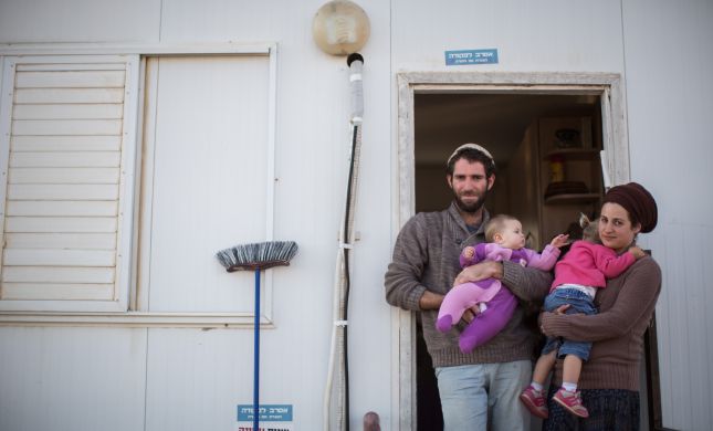 תושבי עמונה: משהים את המאבק עד להודעה חדשה
