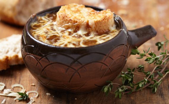 להקדים את הגשם: מתכון למרק בצל