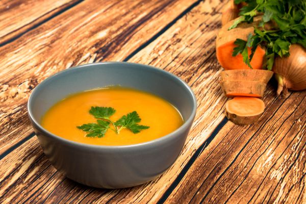 כתום עולה: מתכון למרק בטטה מוקרם