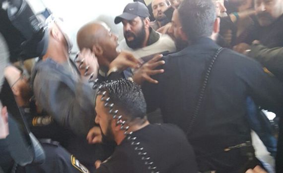 מכות וגז פלפל בהתפרעות דרוזים בבית המשפט בחיפה