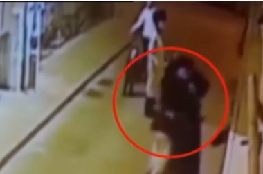 צפו: כך הותקפו סגן השר ובנו בירושלים