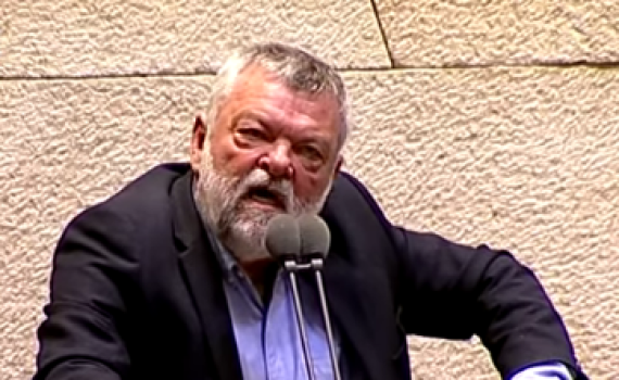 יותר צנוע מסיגר: ההצעה של ח"כ אילן גילאון; צפו