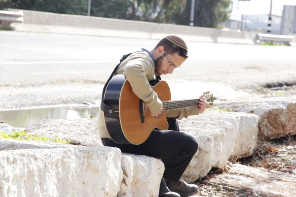 קול חדש במוזיקה: הכירו את פינחס דולינסקי