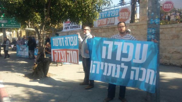 "מי שמתכוון להרים יד שלא יבוא, נסתדר בלעדיו"