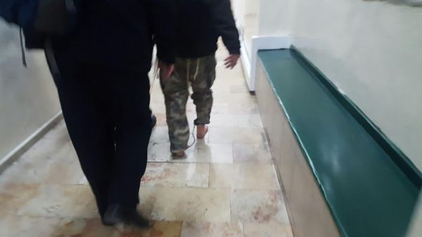 המשטרה החרימה נעליים הקטינים הגיעו לדיון יחפים