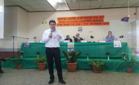 אקוניס: "מצטער שלא הגענו ללוויות הנרצחים"