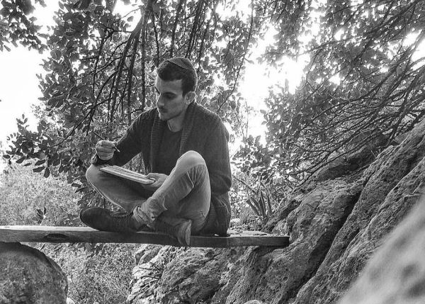 שטיסל בגרסה הסרוגה: הכירו את הצייר הביני"ש