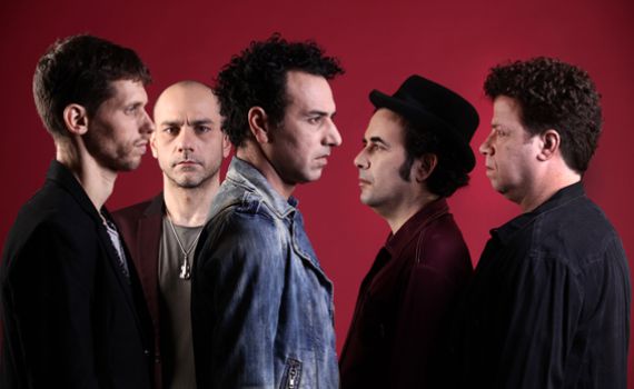 האם מוזיקאים מאסו סופית בחברות התקליטים?