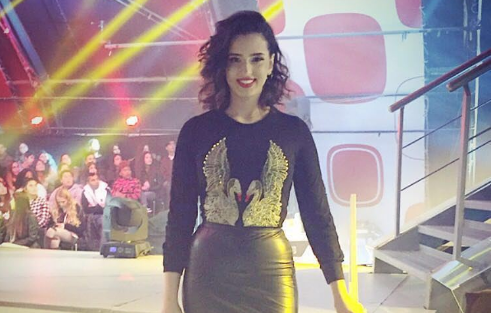 מהי הסיבה שקורין גדעון מתלבשת לעתים צנוע?