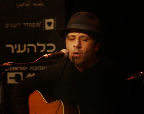 הזמר מאיר בנאי הלך לעולמו בגיל 55