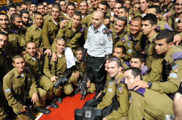 "בכיתי כפי שלימדו אותי לבכות בצבא"