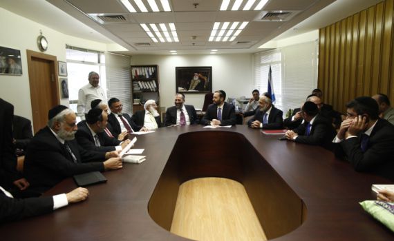 אחרי 20 שנה• הח"כ הפתיע: "אפרוש בסוף הקדנציה"