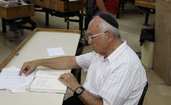 לא פרופ' נאמן ולא ד"ר נאמן, אלא יעקב נאמן