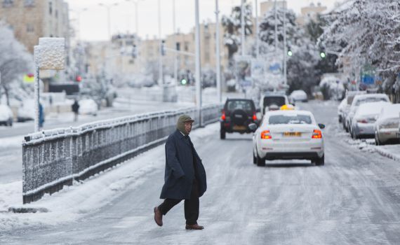 המדריך: איך נוהגים בשלג ומה עושים כשמחליקים