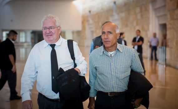 מרדכי ואנונו הורשע במגע עם אזרחים זרים