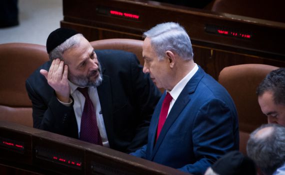 "בגללך חיללו שבת": עימות בין דרעי לנתניהו