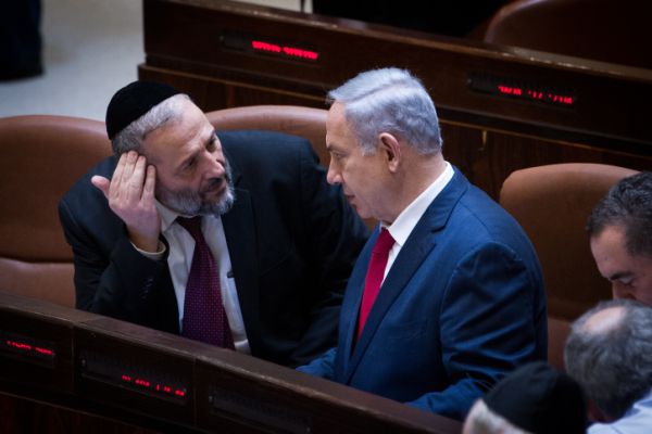 "בגללך חיללו שבת": עימות בין דרעי לנתניהו