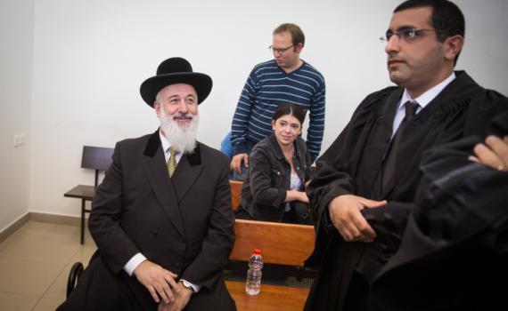 הרב מצגר הודה: קיבלתי שוחד