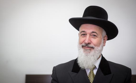 חילול השם: הרב הראשי לישראל ייכנס לכלא