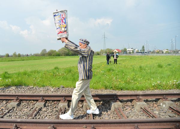 הרב אבינר: לחזק את יום הקדיש הכללי