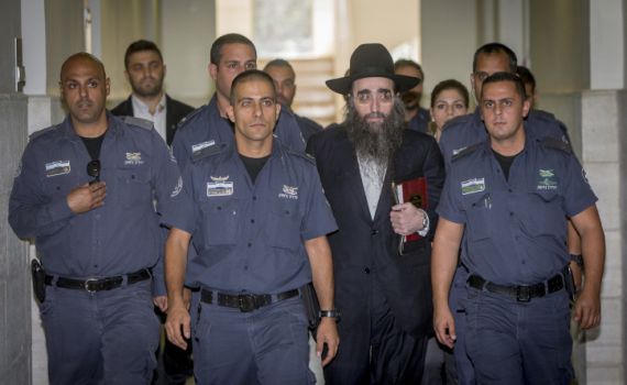 15 ספרים בשנה: הרב פינטו שוחרר מהכלא