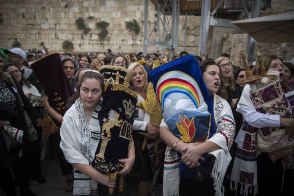 מי עומד מאחורי הסידור החדש של 'נשות הכותל'?