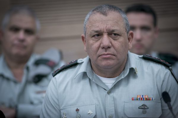 אייזנקוט: "להוציא את הפוליטיקה מהצבא"