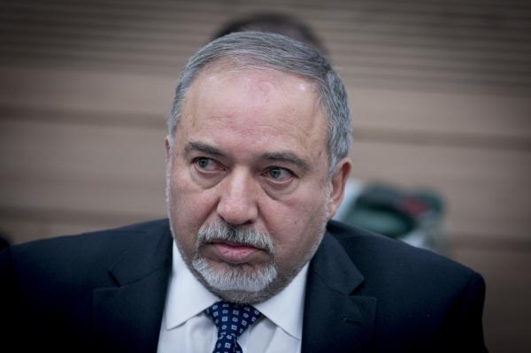 ליברמן: "אין היגיון? מחבל צריך להיות מורשע ברצח"