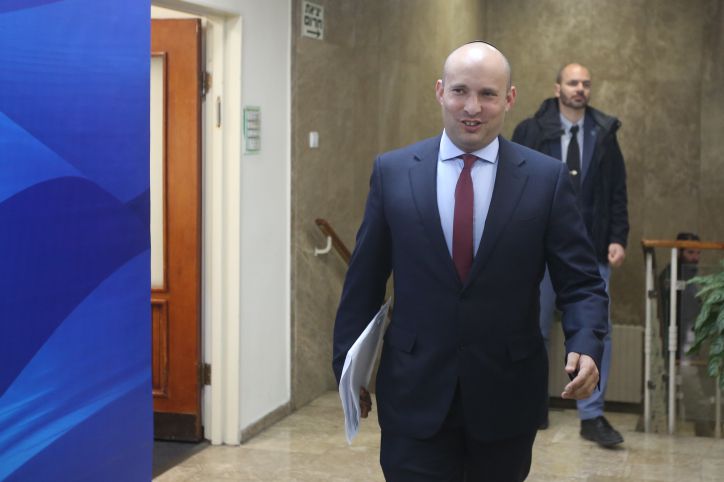 למה בנט הודיע על הקדמת הפריימריז? פרשנות