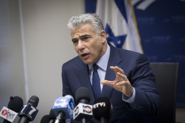 יאיר לפיד: "דונלד טראמפ הוא נס שקרה לעם ישראל"