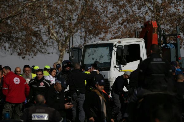 אפקט אזריה: "החיילים התעכבו מלירות על המחבל"