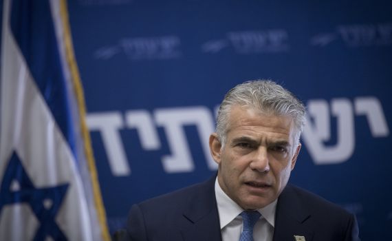 לפיד: יש לנו ממשלה לא טובה, סקטוריאלית ונסחטת