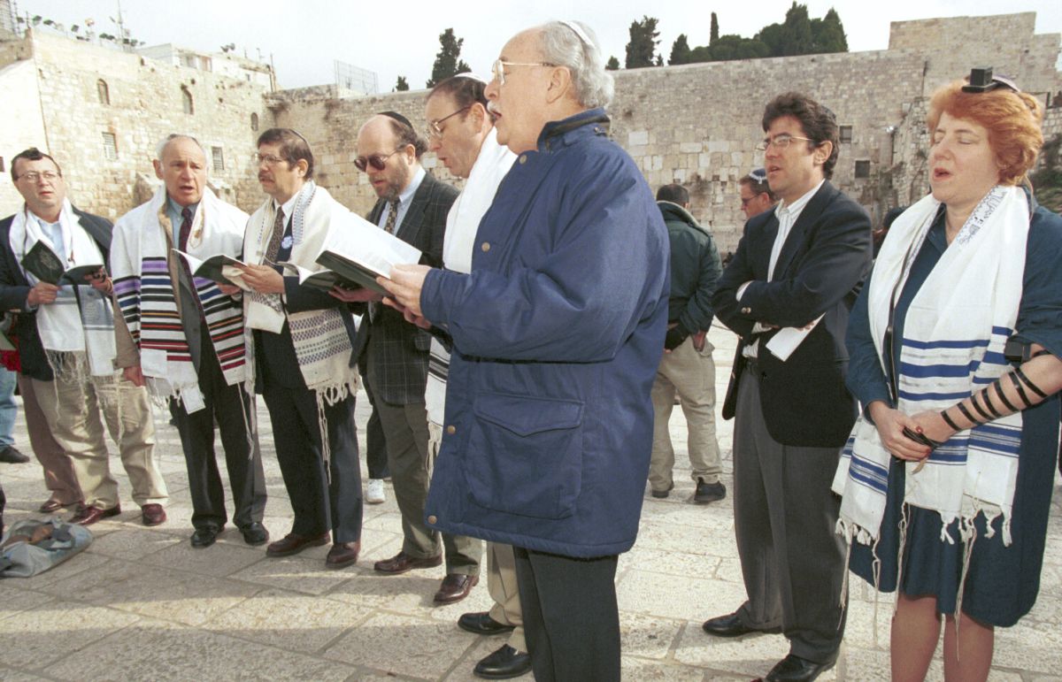 הקונסרבטיבים יאשרו קבלת לא-יהודים לבתי הכנסת