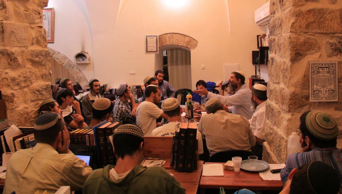 צפו בשידור חי: התוועדות 'שפת אמת' מישיבת צפת